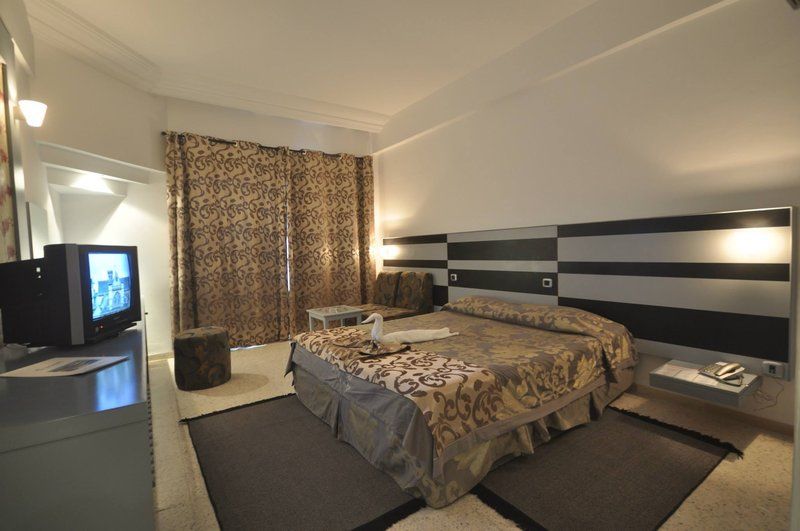 Palmyra And Monastir